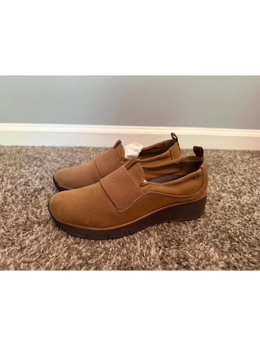 Baretraps Garner Slip on Wedge Shoe Women’s 6